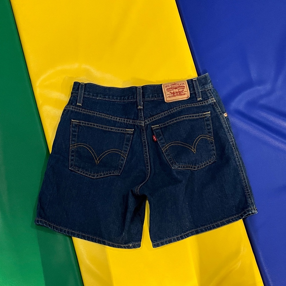 Women’s relaxed fit shorts size 10 levis